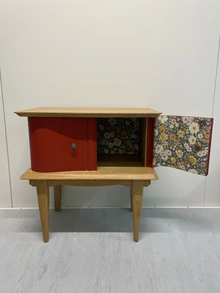 Buffet bas rouge antik